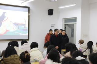 校领导带队开展新学期课堂教学检...